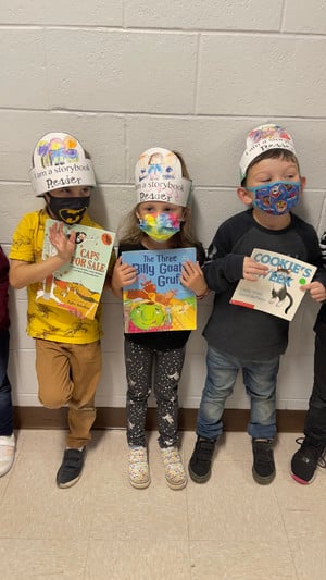 School Celebrates 5K Readers With a Parade Through the Halls